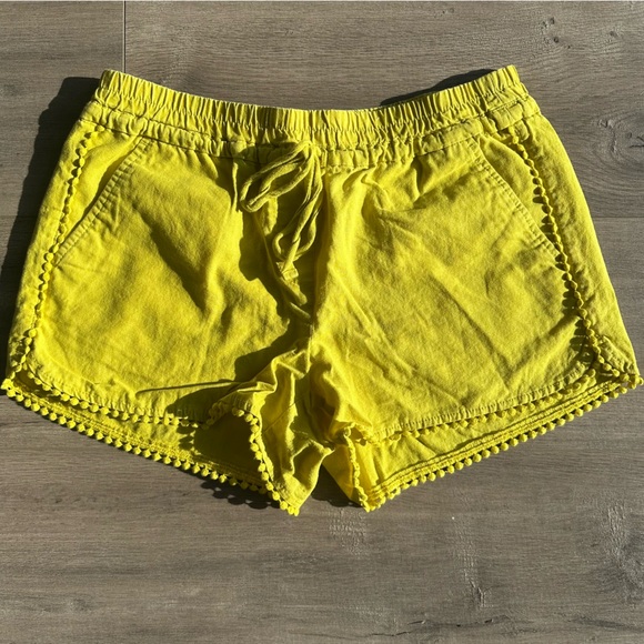 LOFT Pants - Loft Outlet linen/cotton blend short - size XS - 3 inch inseam - bright mustard